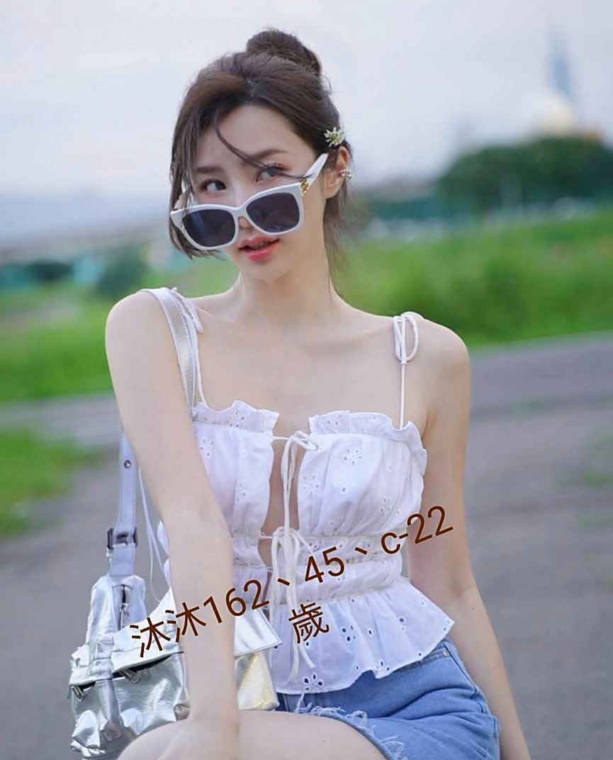 ▩大內▩美女外送▩小維▩幼教師▩身高163cm▩體重51kg▩胸圍C罩杯▩年齡23歲▩兼職時間不長 需要預約 因為還要顧小孩  而且妹妹也會叫床 鮑魚很會夾 還會潮吹